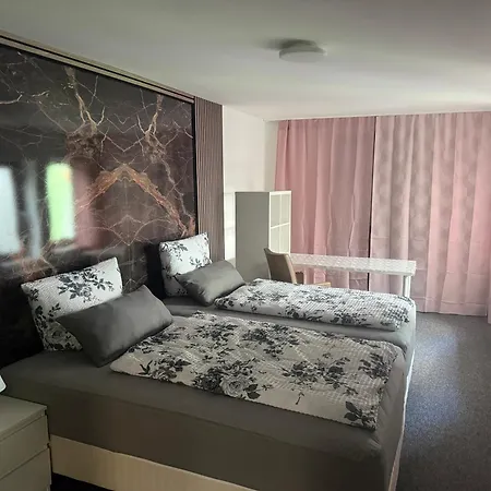 アパート Ferienwohnung Vierjahreszeiten *